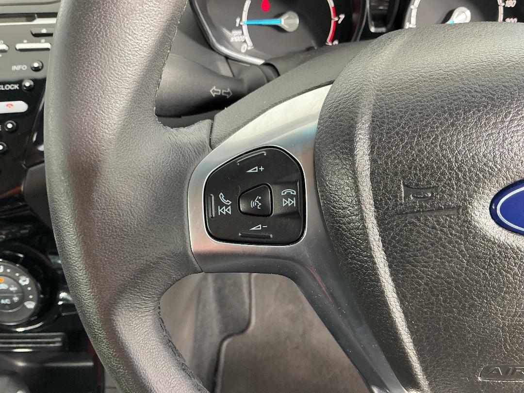 Photo '23' of Ford Fiesta