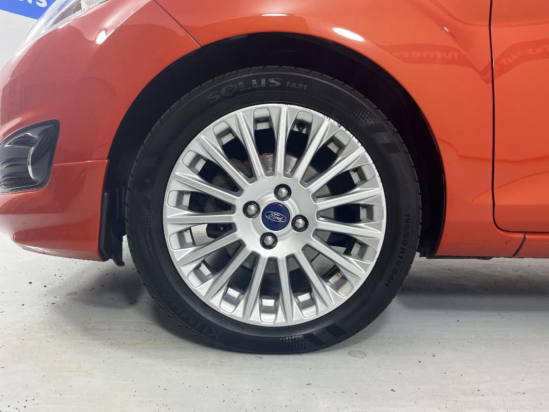 Photo '10' of Ford Fiesta