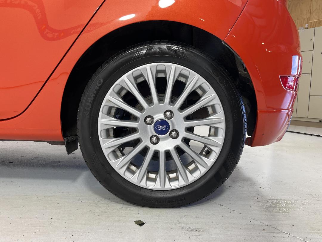 Photo '11' of Ford Fiesta