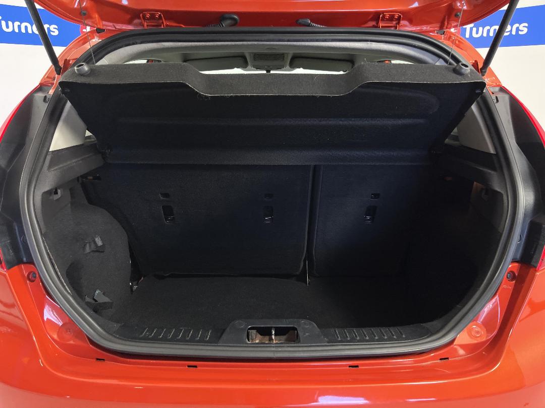 Photo '14' of Ford Fiesta