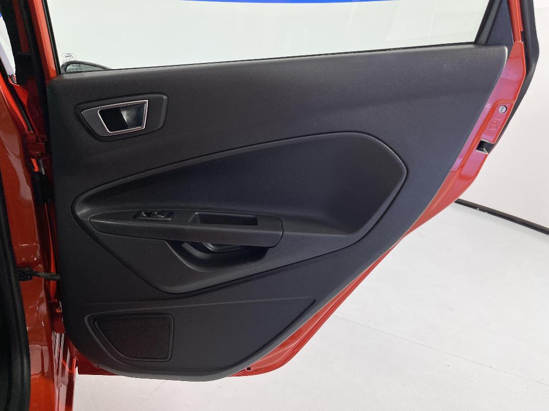 Photo '19' of Ford Fiesta