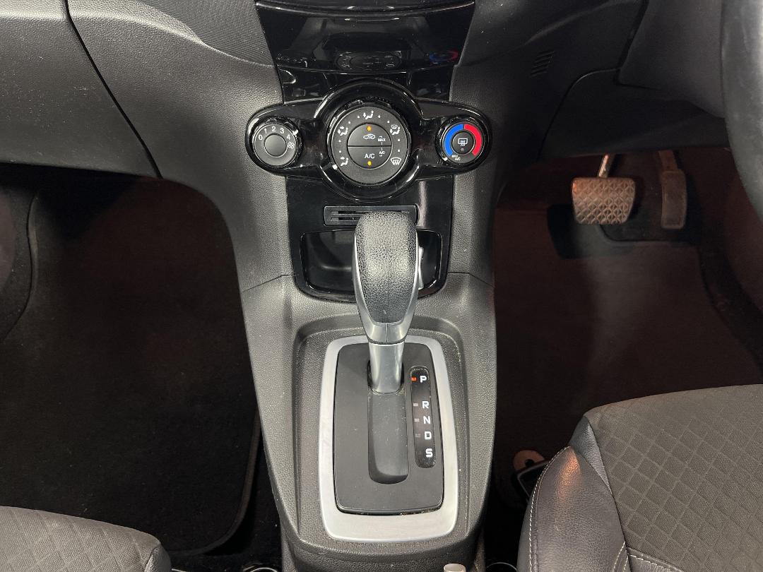 Photo '18' of Ford Fiesta