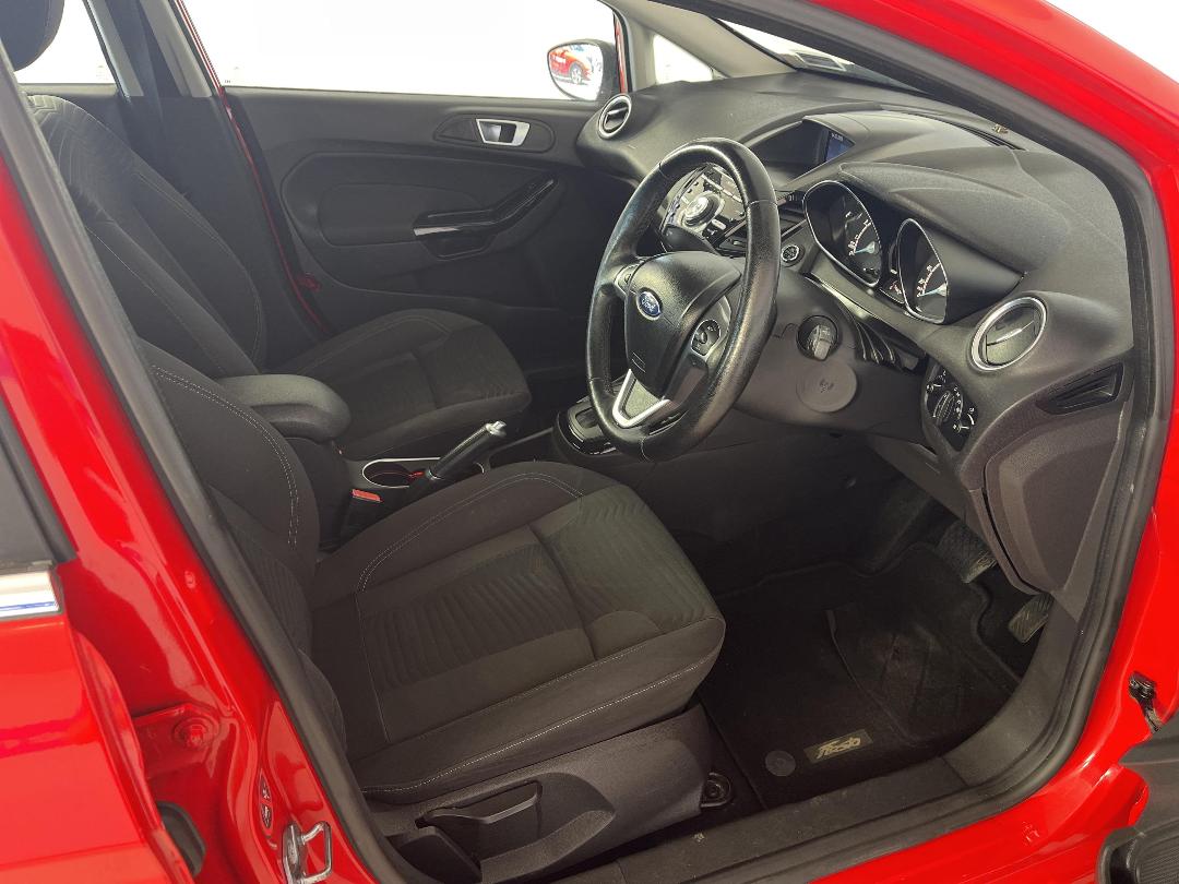 Photo '16' of Ford Fiesta