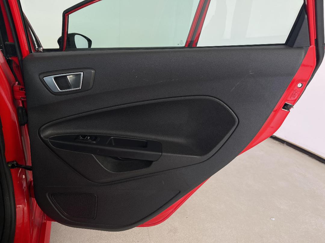 Photo '19' of Ford Fiesta