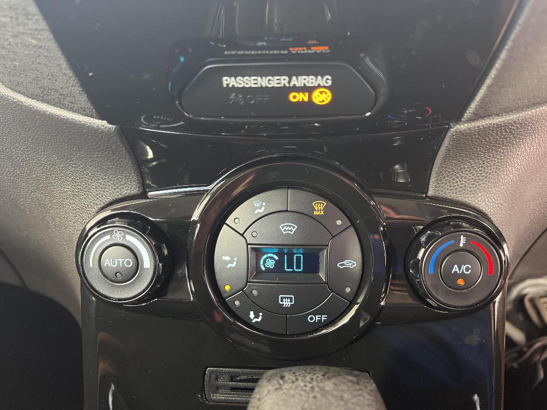 Photo '30' of Ford Fiesta