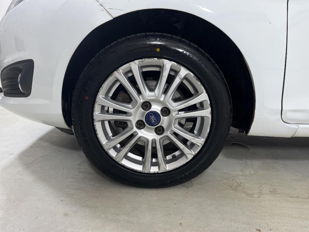 Photo '10' of Ford Fiesta