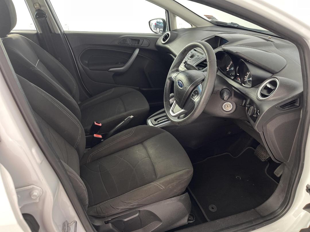 Photo '16' of Ford Fiesta