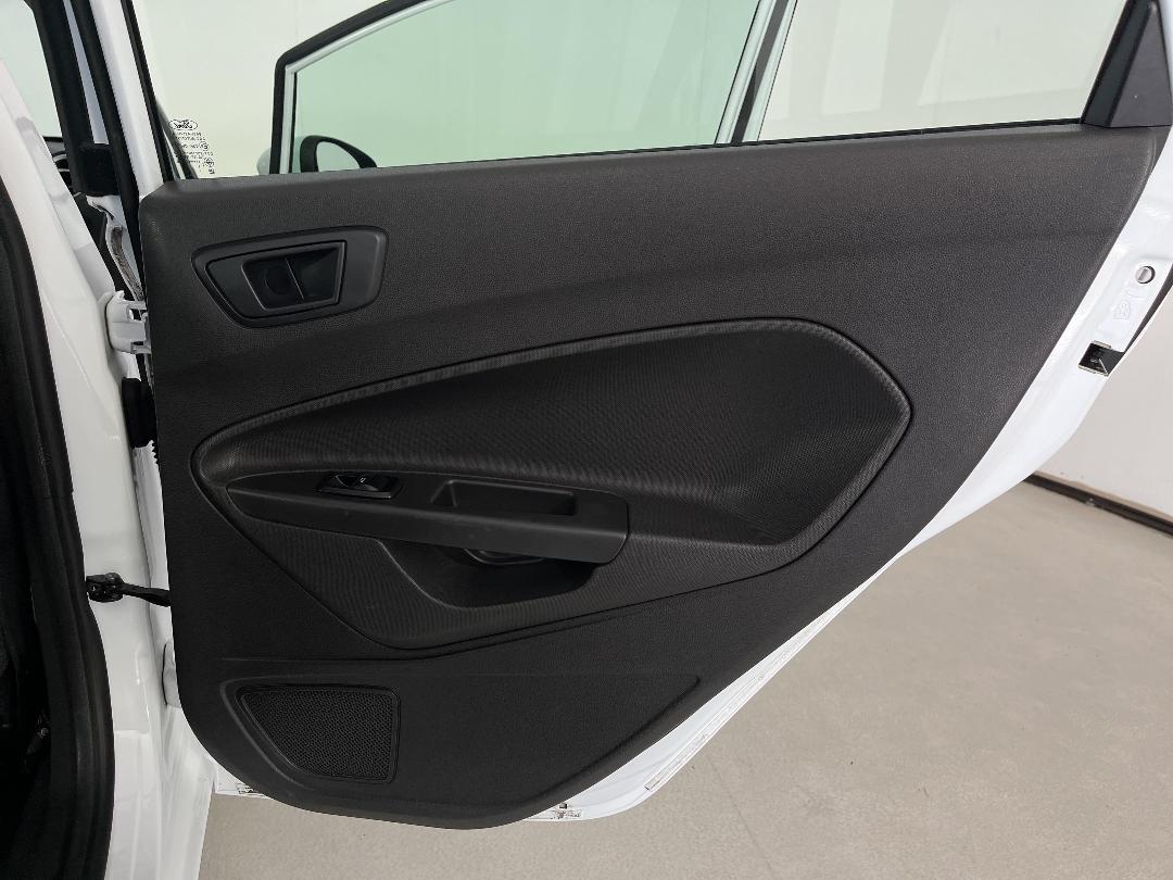 Photo '19' of Ford Fiesta