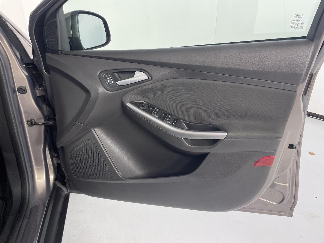 Photo '15' of Ford Focus Photo '15' of Ford Focus