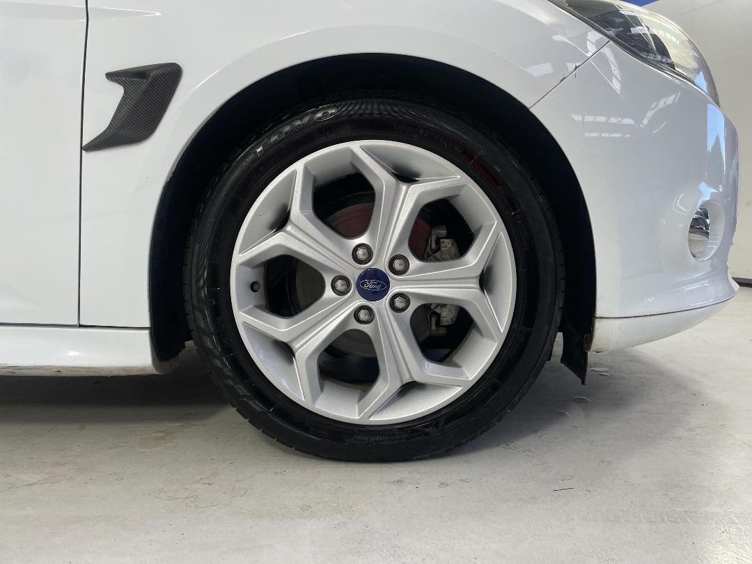 Photo '9' of Ford Focus