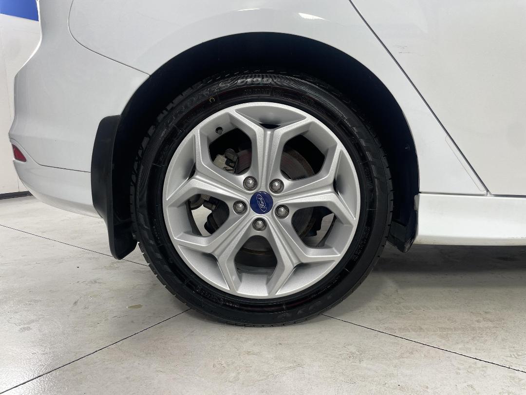 Photo '12' of Ford Focus