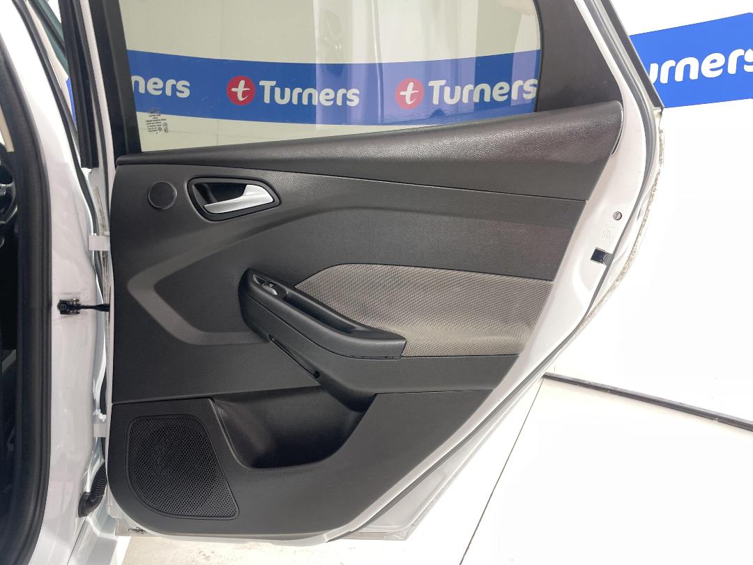 Photo '19' of Ford Focus