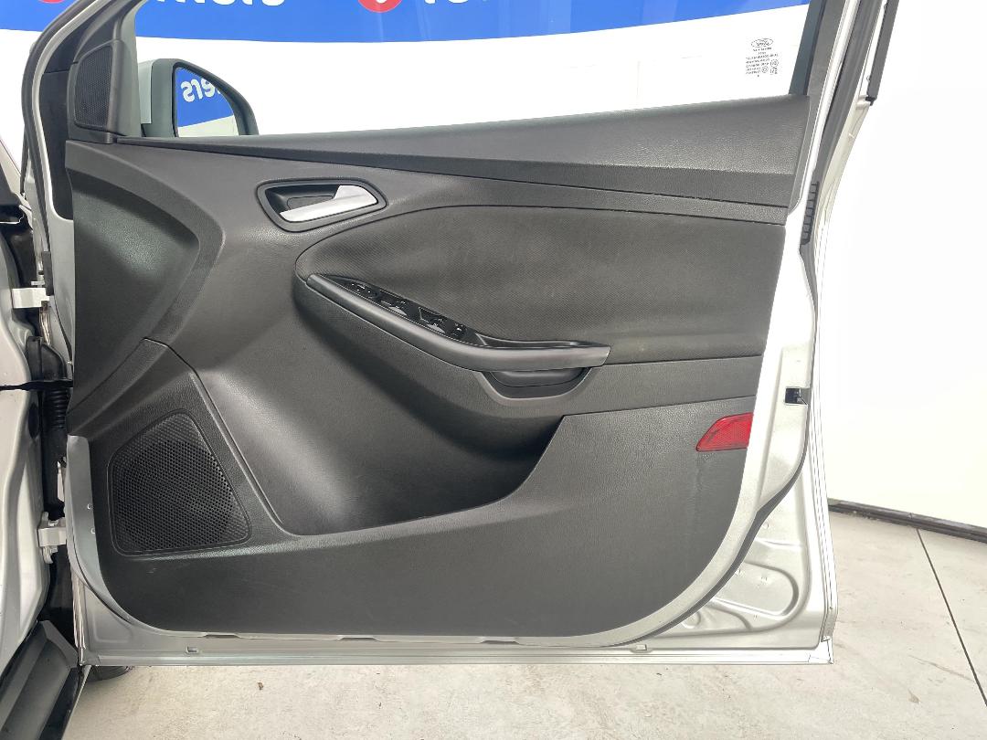 Photo '15' of Ford Focus Photo '15' of Ford Focus