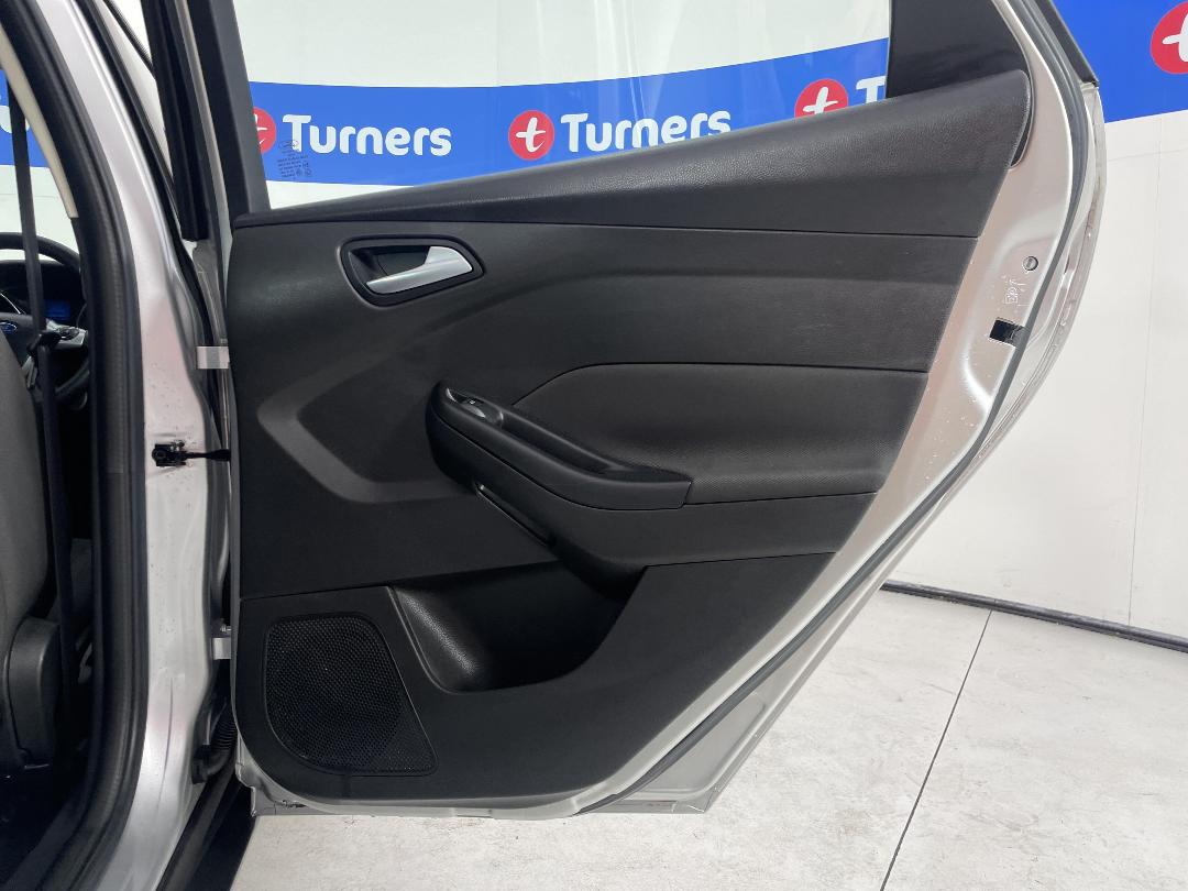 Photo '19' of Ford Focus Photo '19' of Ford Focus