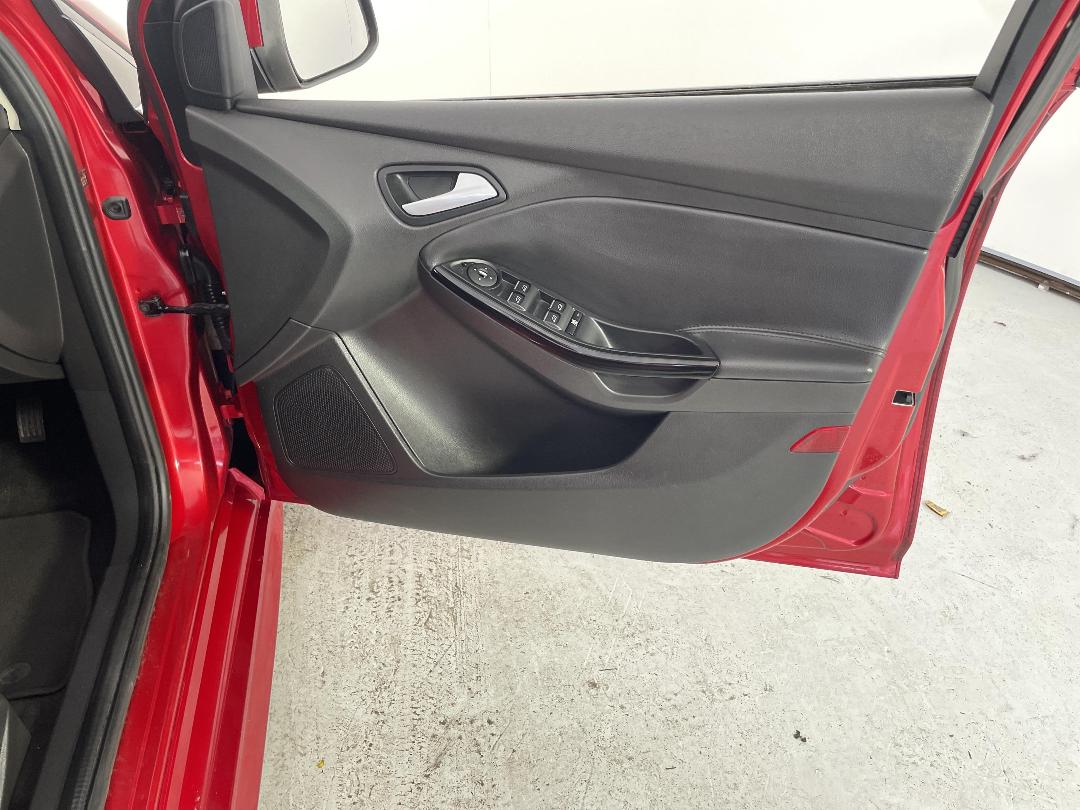 Photo '15' of Ford Focus