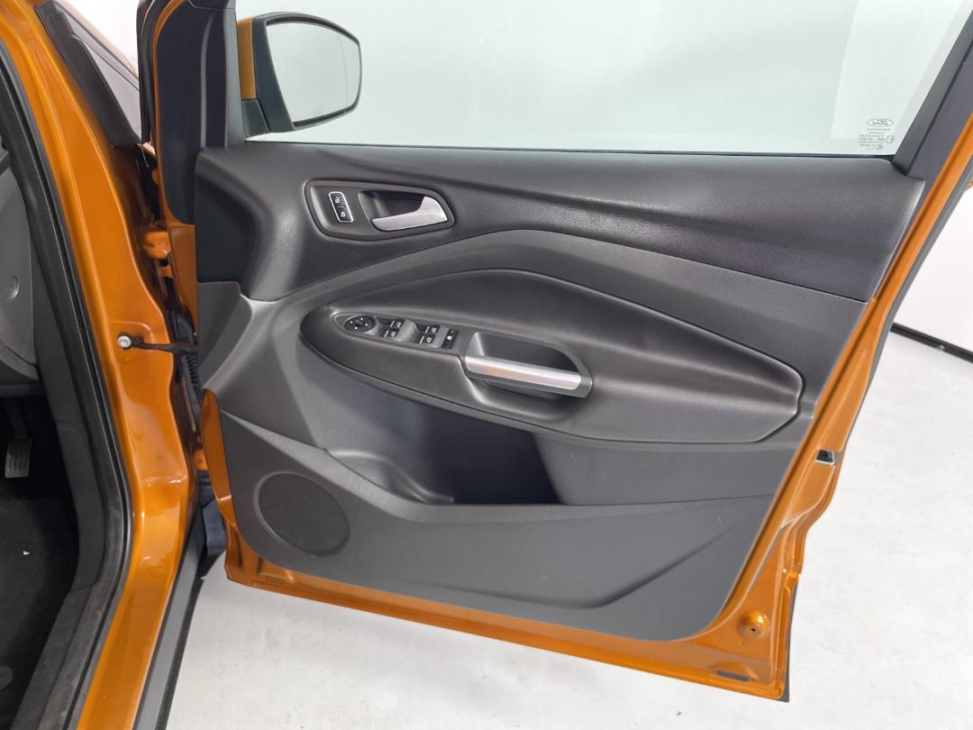 Photo '13' of Ford Kuga Ambiente FWD Petrol