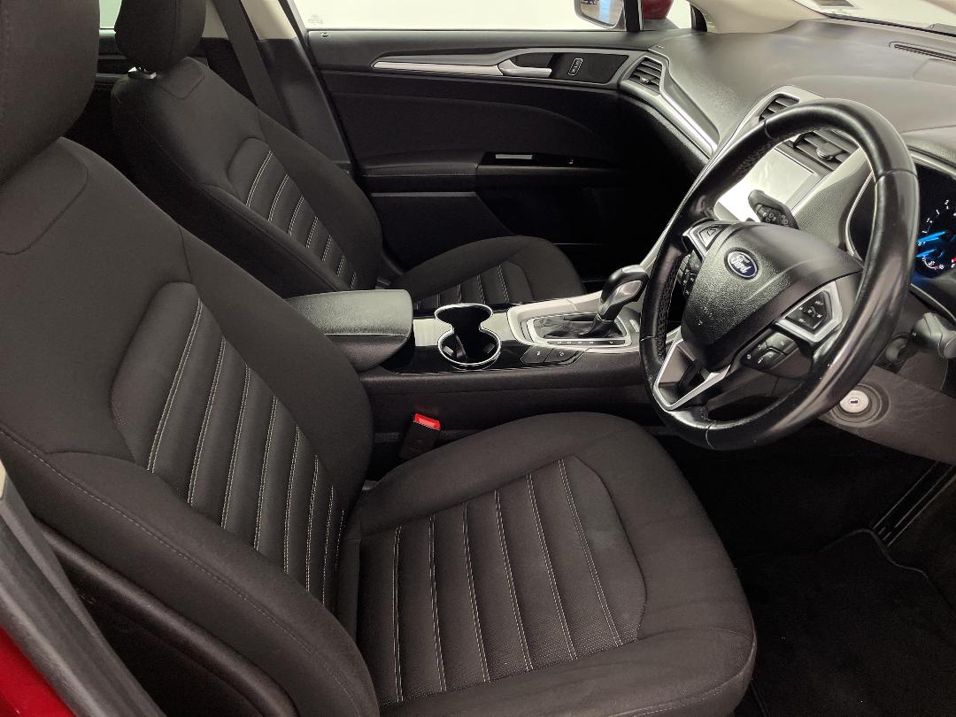 Photo '16' of Ford Mondeo