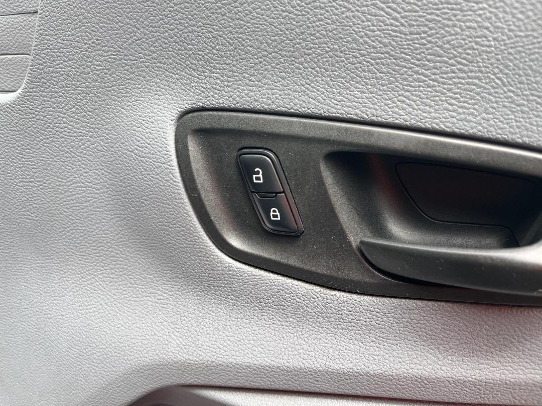 Photo '24' of Ford Transit