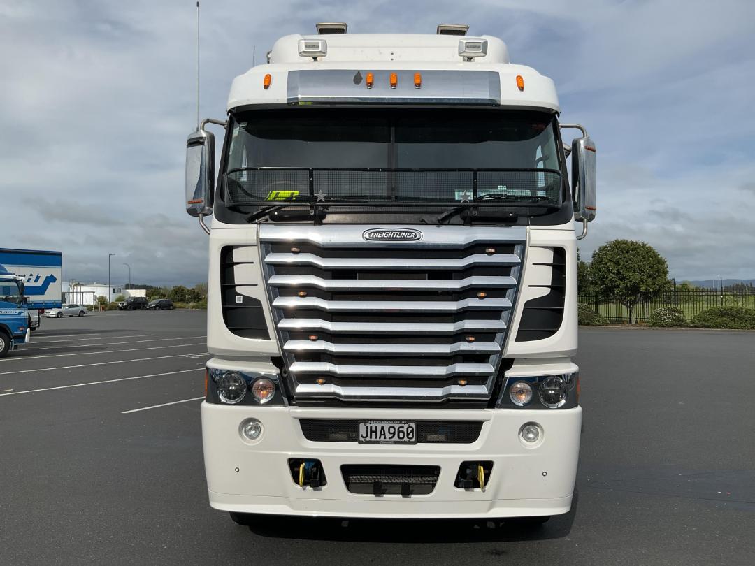 Photo '20' of FREIGHTLINER ARGOSY 8X4 Curtainsider