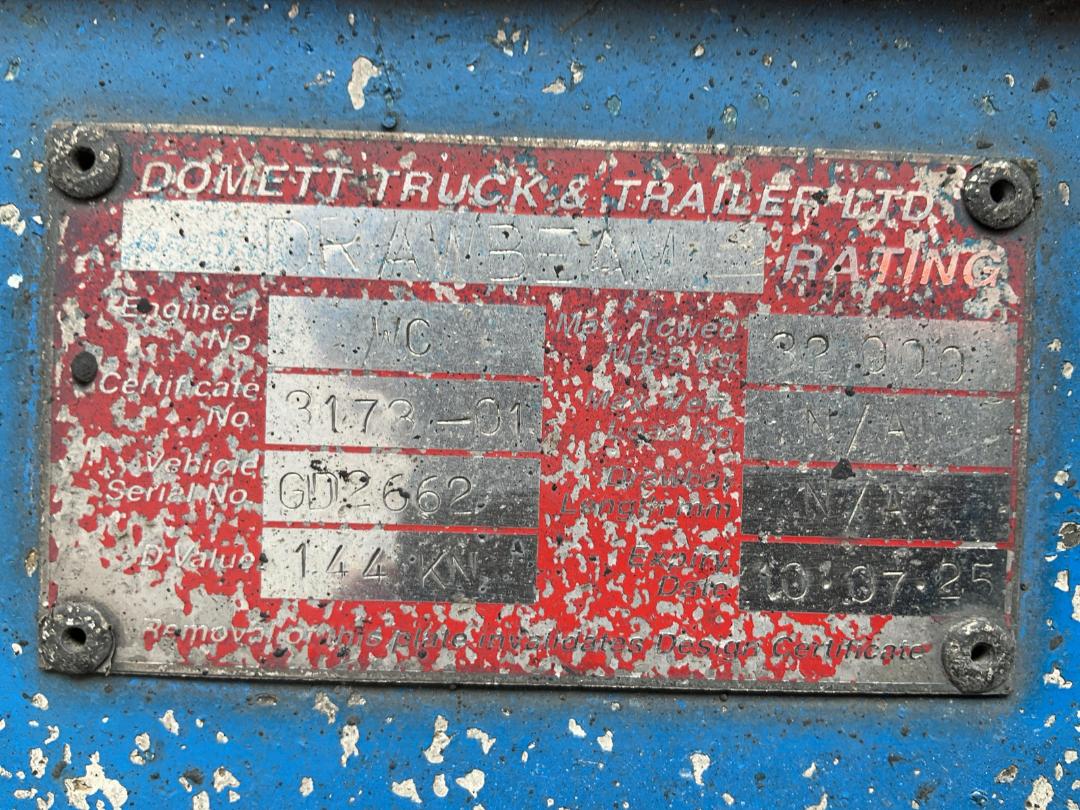 Photo '32' of FREIGHTLINER ARGOSY 8X4 Curtainsider