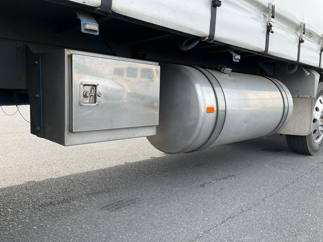 Photo '25' of FREIGHTLINER ARGOSY 8X4 Curtainsider