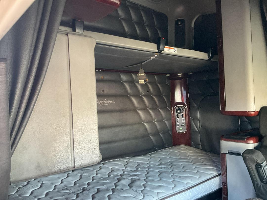 Photo '13' of FREIGHTLINER FRL ARGOSY 6X4 Tractor Unit Photo '13' of FREIGHTLINER FRL ARGOSY 6X4 Tractor Unit