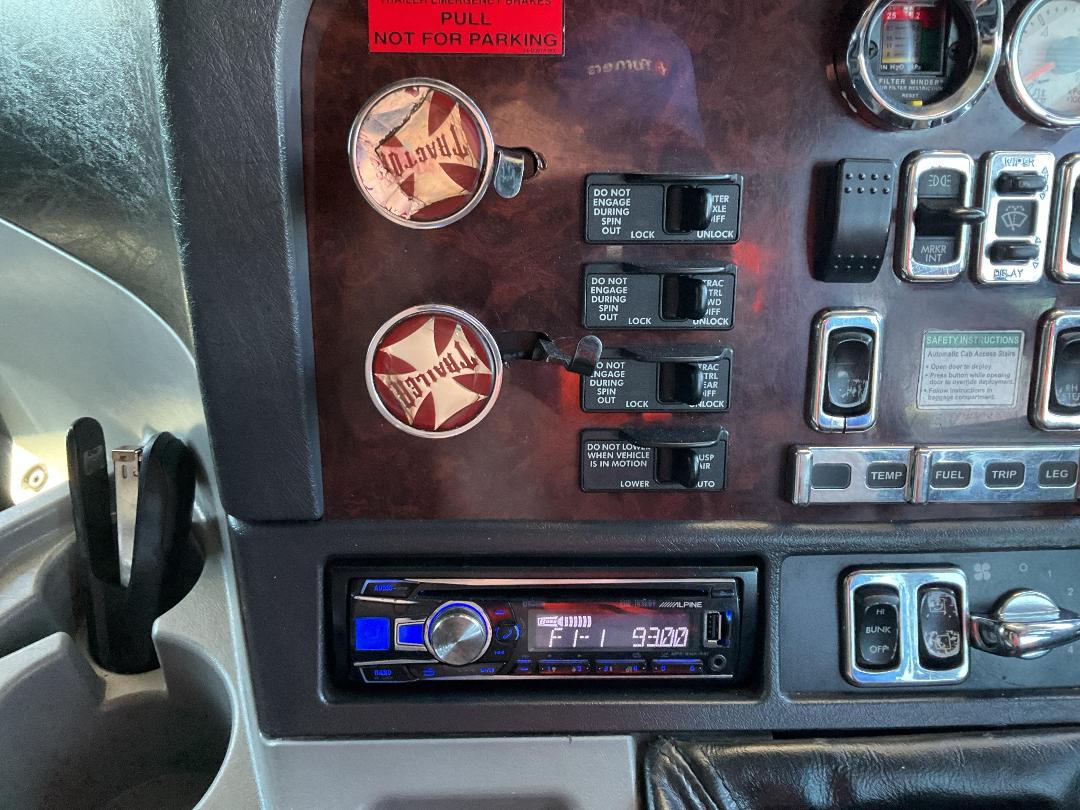 Photo '22' of FREIGHTLINER FRL ARGOSY 6X4 Tractor Unit Photo '22' of FREIGHTLINER FRL ARGOSY 6X4 Tractor Unit