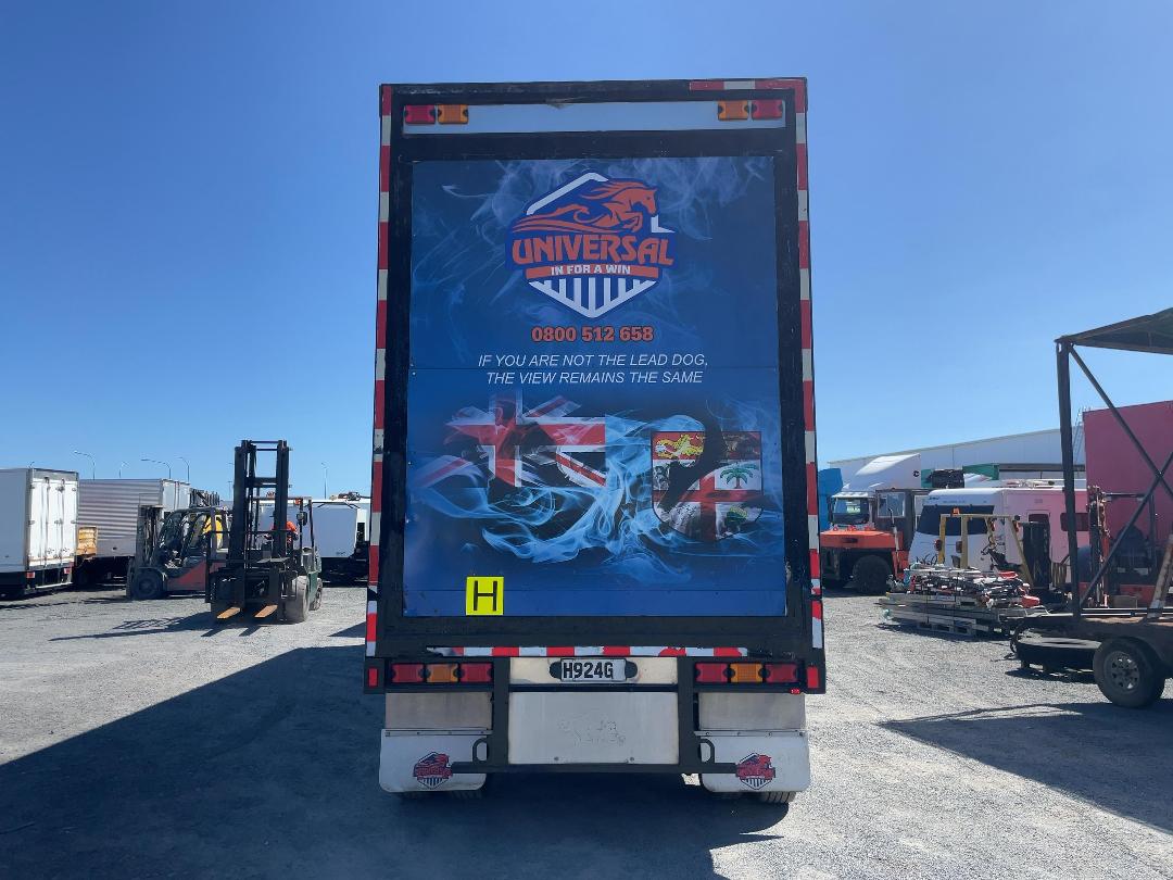 Photo '4' of Freightliner FRL ARGOSY 8X4 Curtainsider