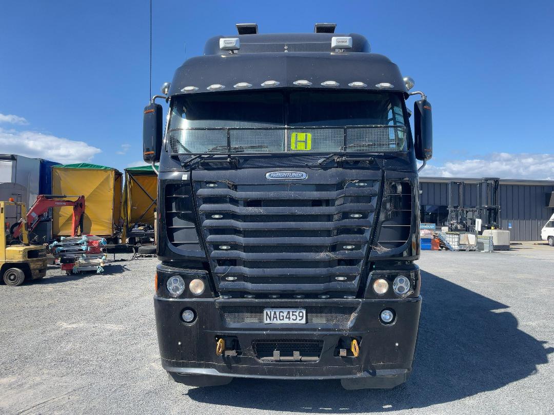 Photo '9' of Freightliner FRL ARGOSY 8X4 Curtainsider