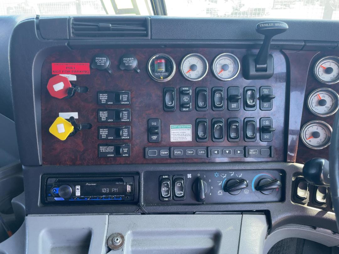 Photo '14' of Freightliner FRL ARGOSY 8X4 Curtainsider