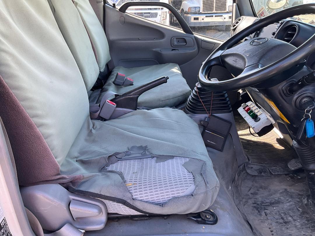 Photo '16' of Hino 300 XZU605R-Hkmmsq3 Other Truck