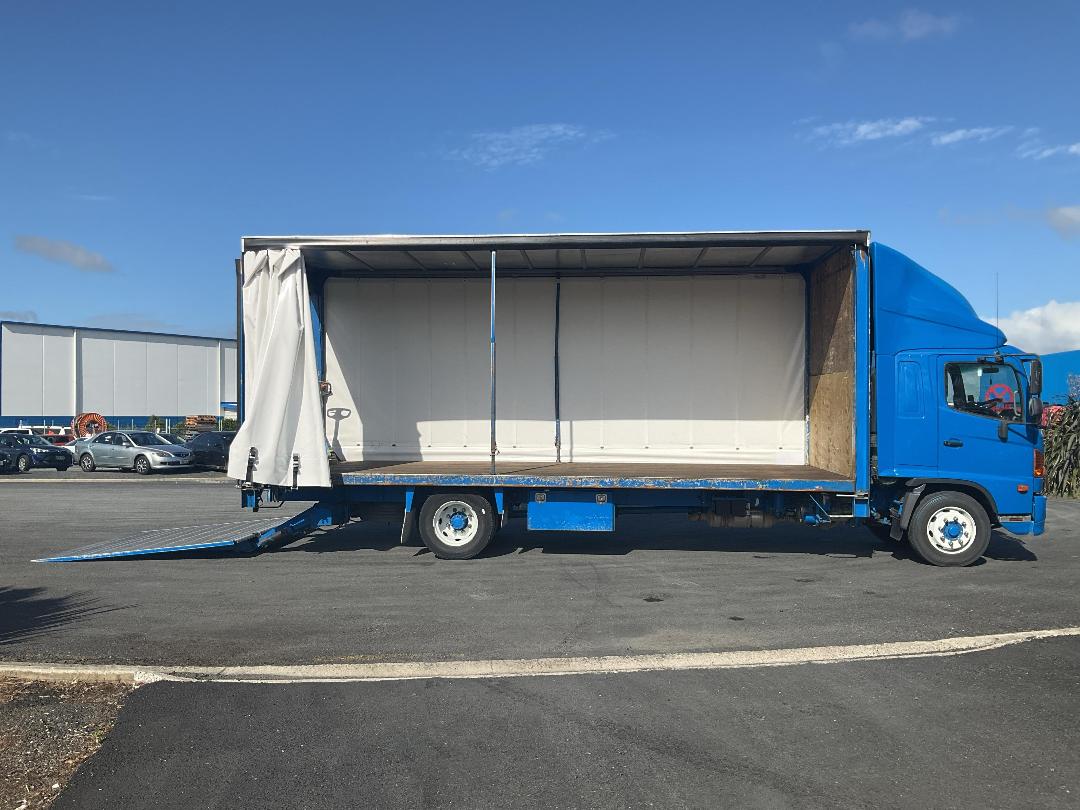 Photo '5' of Hino 500 FE7JPMG-QAU Curtainsider Photo '5' of Hino 500 FE7JPMG-QAU Curtainsider