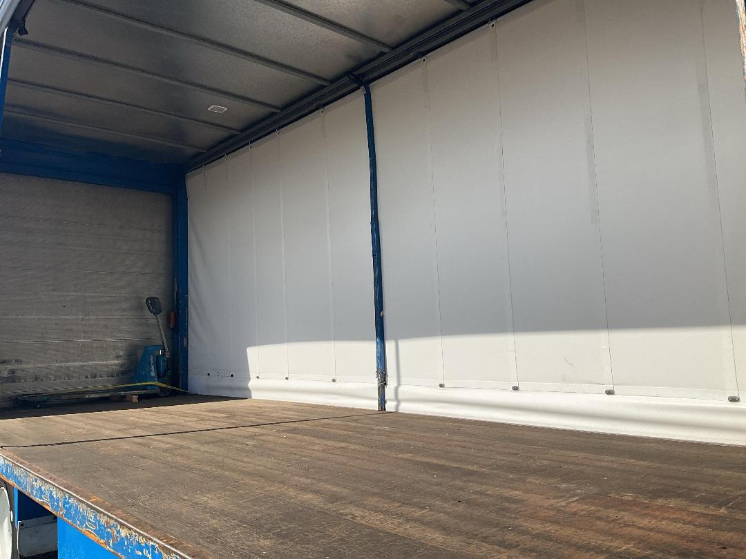 Photo '6' of Hino 500 FE7JPMG-QAU Curtainsider Photo '6' of Hino 500 FE7JPMG-QAU Curtainsider