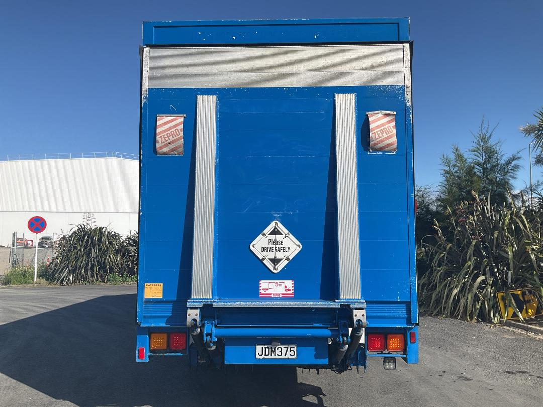 Photo '10' of Hino 500 FE7JPMG-QAU Curtainsider Photo '10' of Hino 500 FE7JPMG-QAU Curtainsider