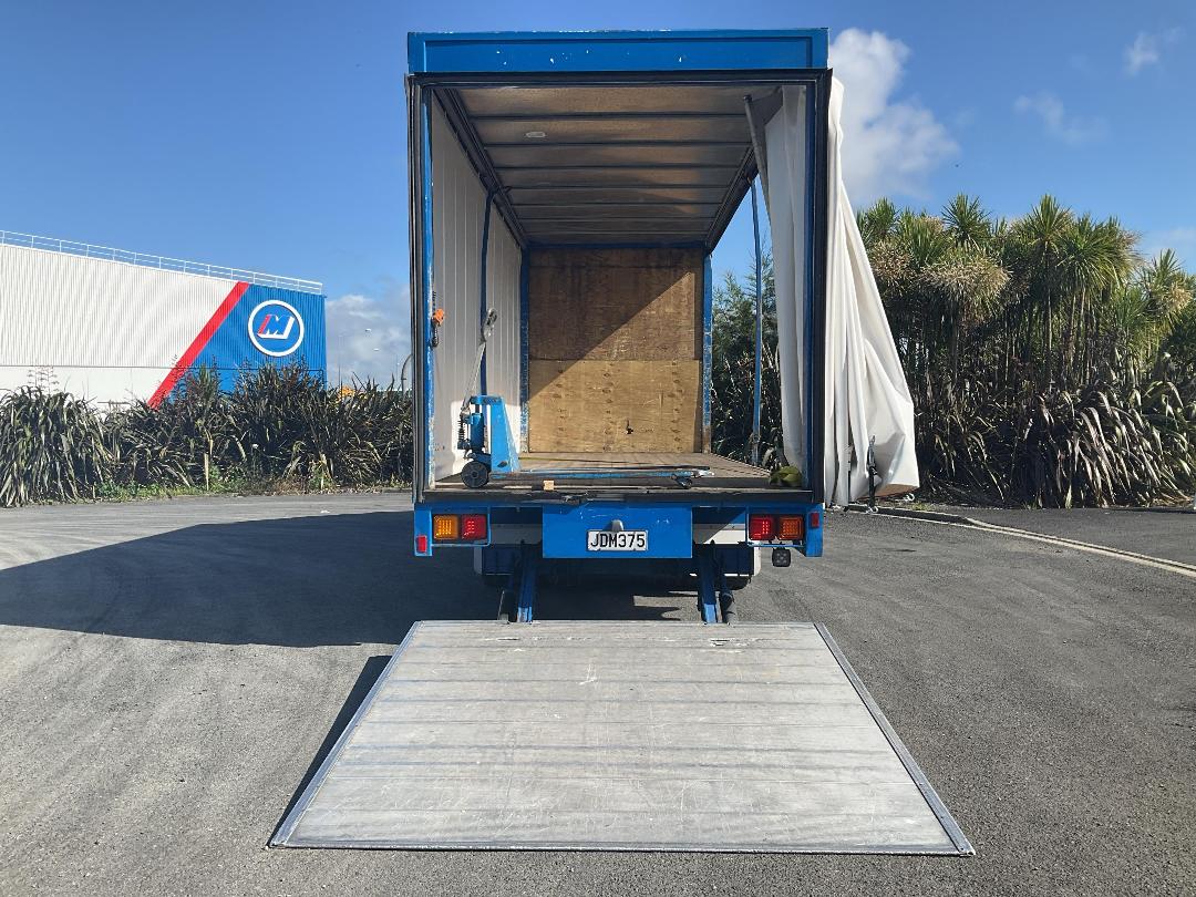 Photo '11' of Hino 500 FE7JPMG-QAU Curtainsider Photo '11' of Hino 500 FE7JPMG-QAU Curtainsider