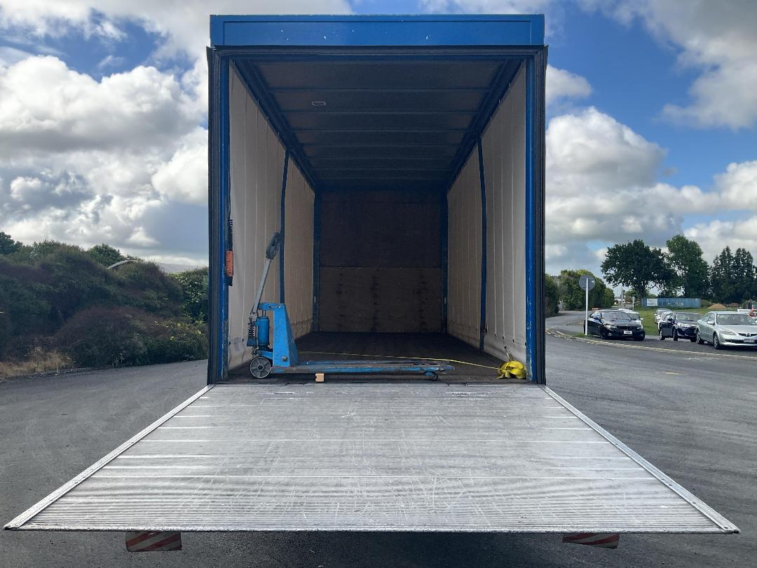 Photo '12' of Hino 500 FE7JPMG-QAU Curtainsider Photo '12' of Hino 500 FE7JPMG-QAU Curtainsider