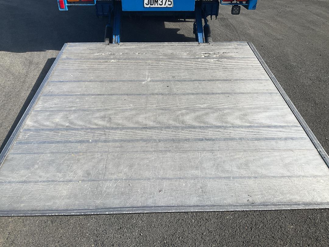 Photo '13' of Hino 500 FE7JPMG-QAU Curtainsider Photo '13' of Hino 500 FE7JPMG-QAU Curtainsider