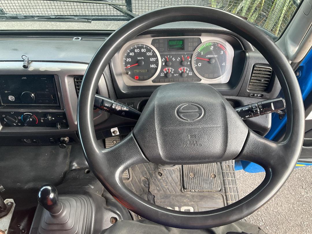 Photo '22' of Hino 500 FE7JPMG-QAU Curtainsider Photo '22' of Hino 500 FE7JPMG-QAU Curtainsider