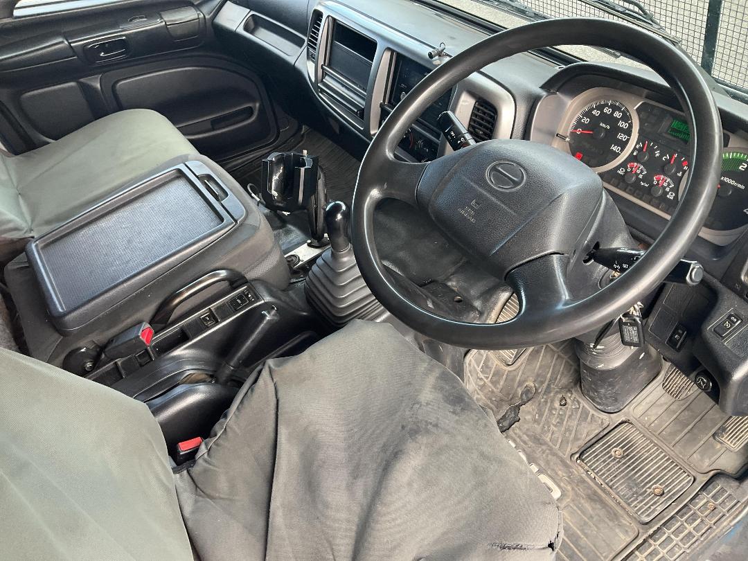 Photo '21' of Hino 500 FE7JPMG-QAU Curtainsider Photo '21' of Hino 500 FE7JPMG-QAU Curtainsider