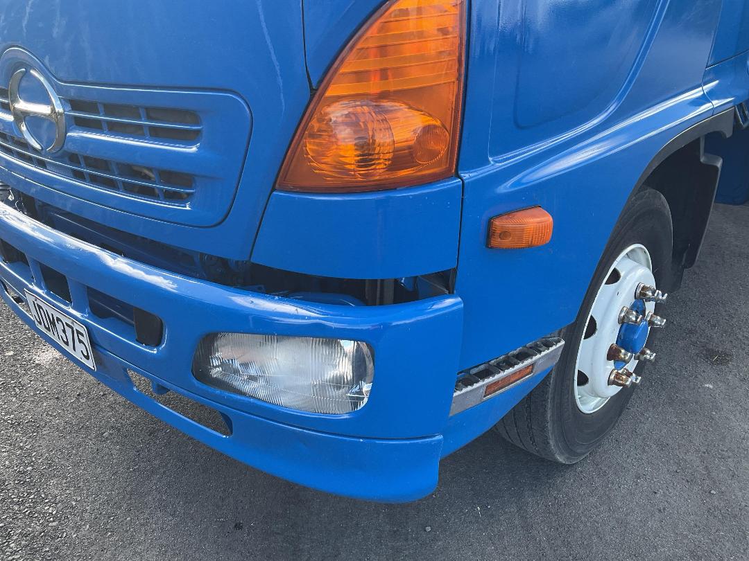 Photo '28' of Hino 500 FE7JPMG-QAU Curtainsider Photo '28' of Hino 500 FE7JPMG-QAU Curtainsider