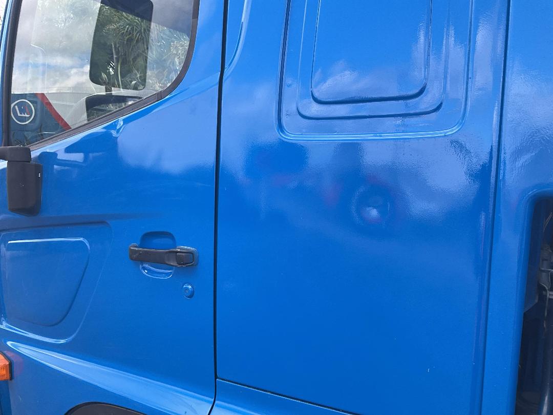 Photo '30' of Hino 500 FE7JPMG-QAU Curtainsider Photo '30' of Hino 500 FE7JPMG-QAU Curtainsider