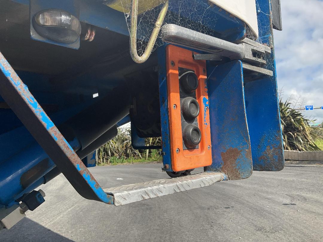 Photo '34' of Hino 500 FE7JPMG-QAU Curtainsider Photo '34' of Hino 500 FE7JPMG-QAU Curtainsider