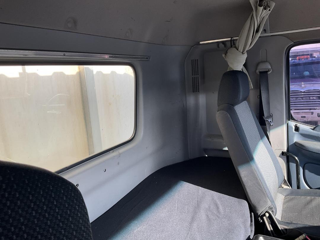 Photo '17' of Hino 700 FY1EULA-WA3 Chiller