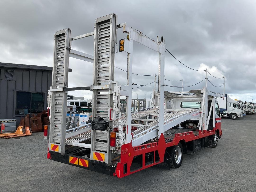 Photo '4' of Hino Dutro Transporter Photo '4' of Hino Dutro Transporter