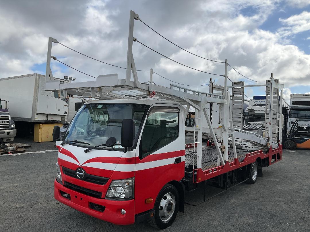 Photo '9' of Hino Dutro Transporter Photo '9' of Hino Dutro Transporter