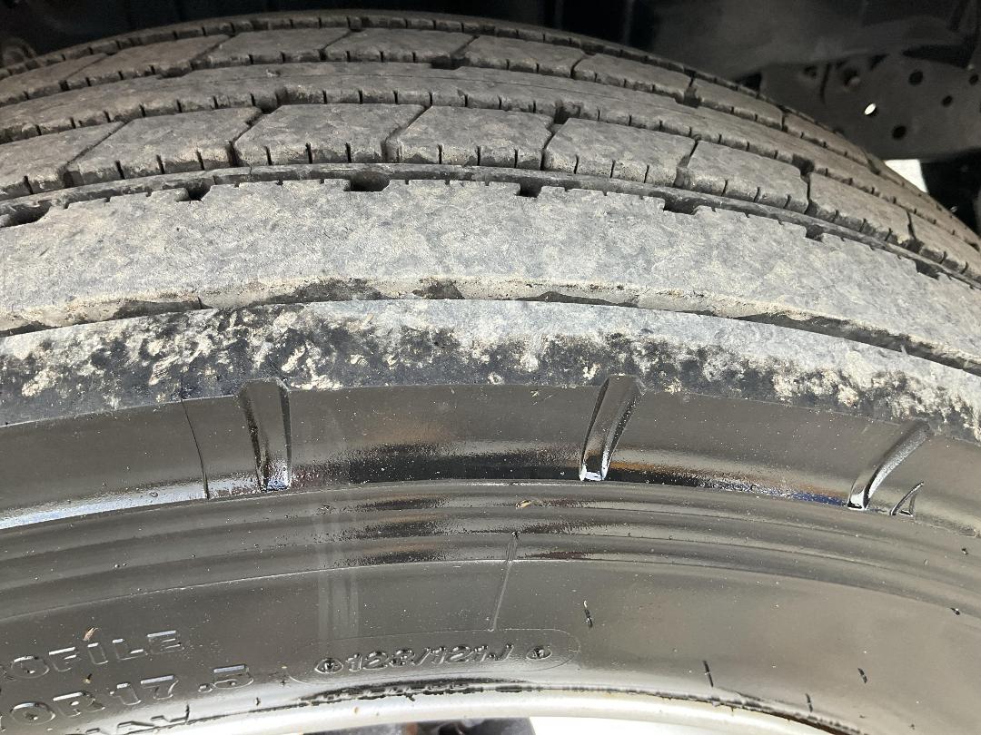 Photo '36' of Hino Dutro Transporter Photo '36' of Hino Dutro Transporter