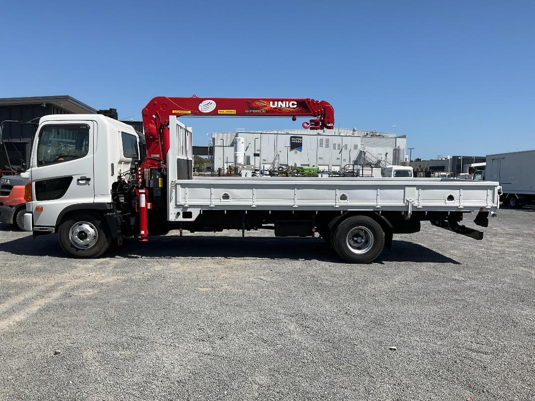 Photo '13' of Hino Ranger Flat Deck Crane