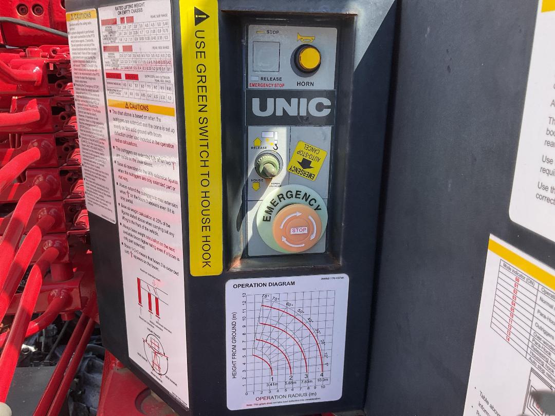 Photo '31' of Hino Ranger Flat Deck Crane