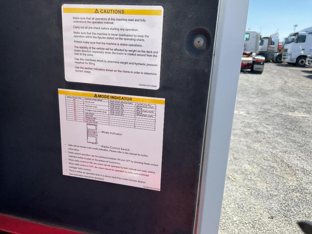 Photo '33' of Hino Ranger Flat Deck Crane