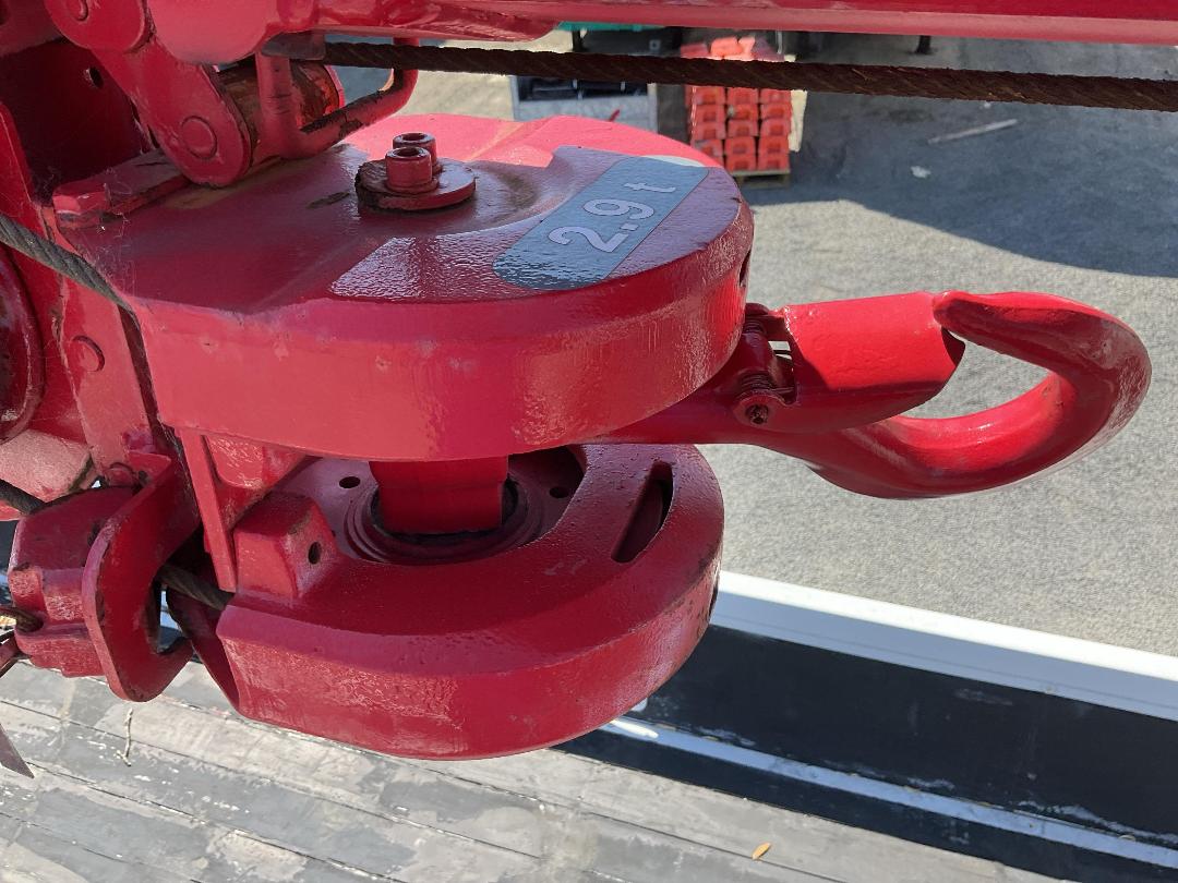 Photo '42' of Hino Ranger Flat Deck Crane